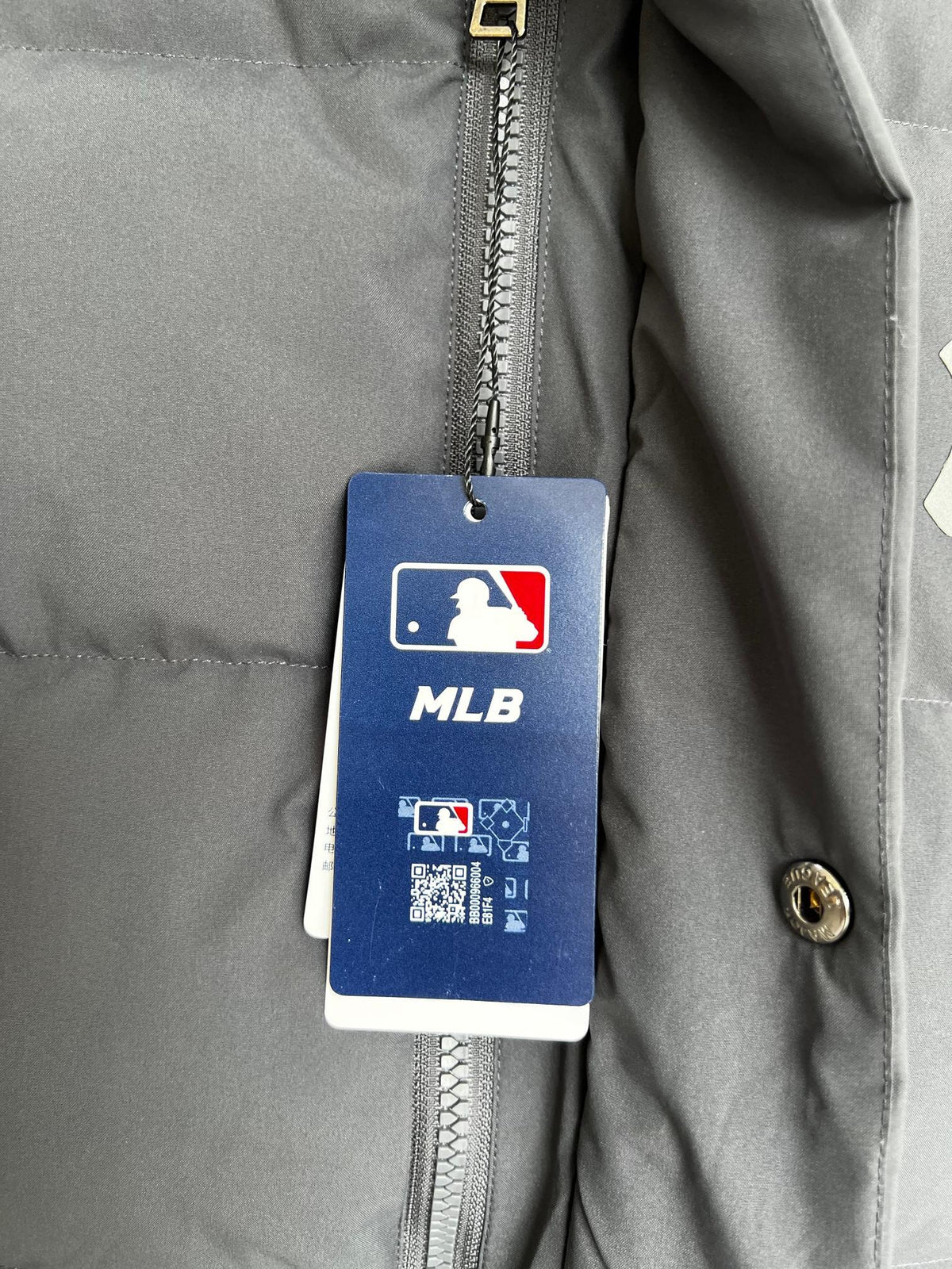 MLB NY Logo Charcoal Puffer Vest with Oversized Back Graphic