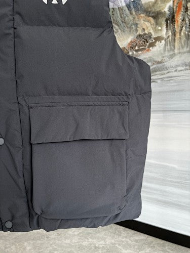 MLB NY Logo Charcoal Puffer Vest with Oversized Back Graphic