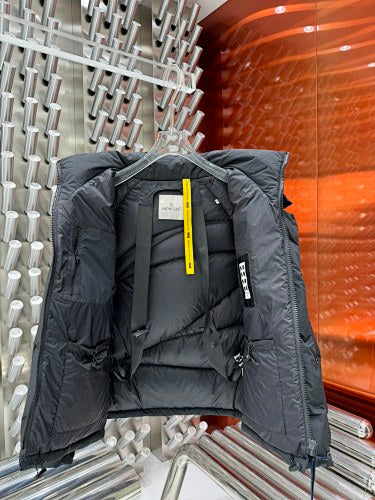 Moncler Black Asymmetric-Quilt Hooded Puffer Jacket