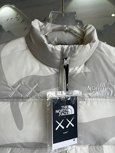 The North Face Youth Light Gray Abstract Print Puffer Jacket