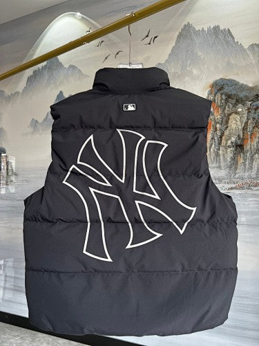 New York Yankees Black Quilted Logo Puffer Vest