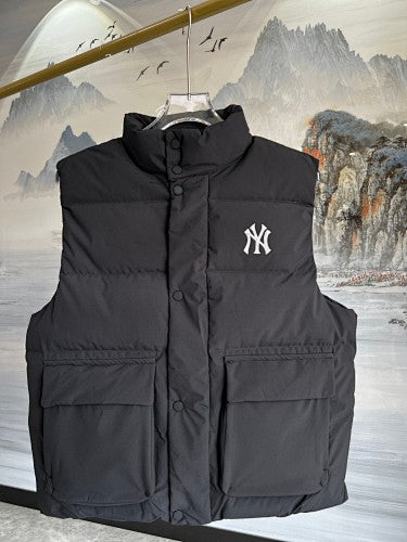 New York Yankees Black Quilted Logo Puffer Vest