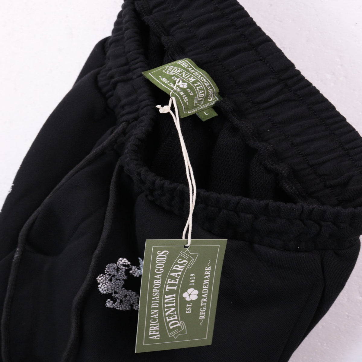 DENIM TEARS  Shorts 8659
