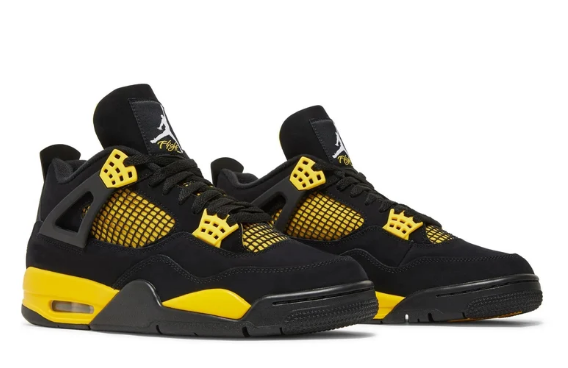 Air Jordan 4 Retro 'Thunder' 2023 Sneakers