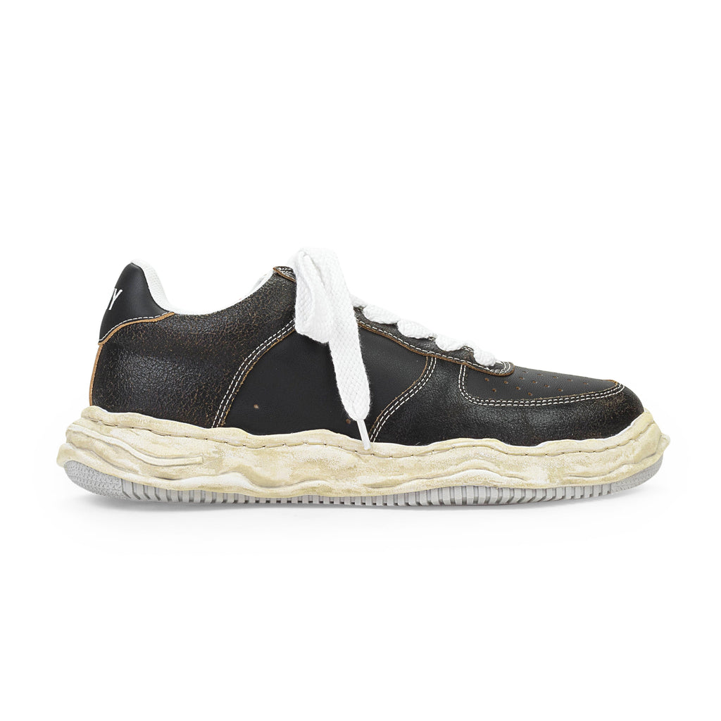 WAYNE LOW CRACKING BLACK LOW-TOP SNEAKER