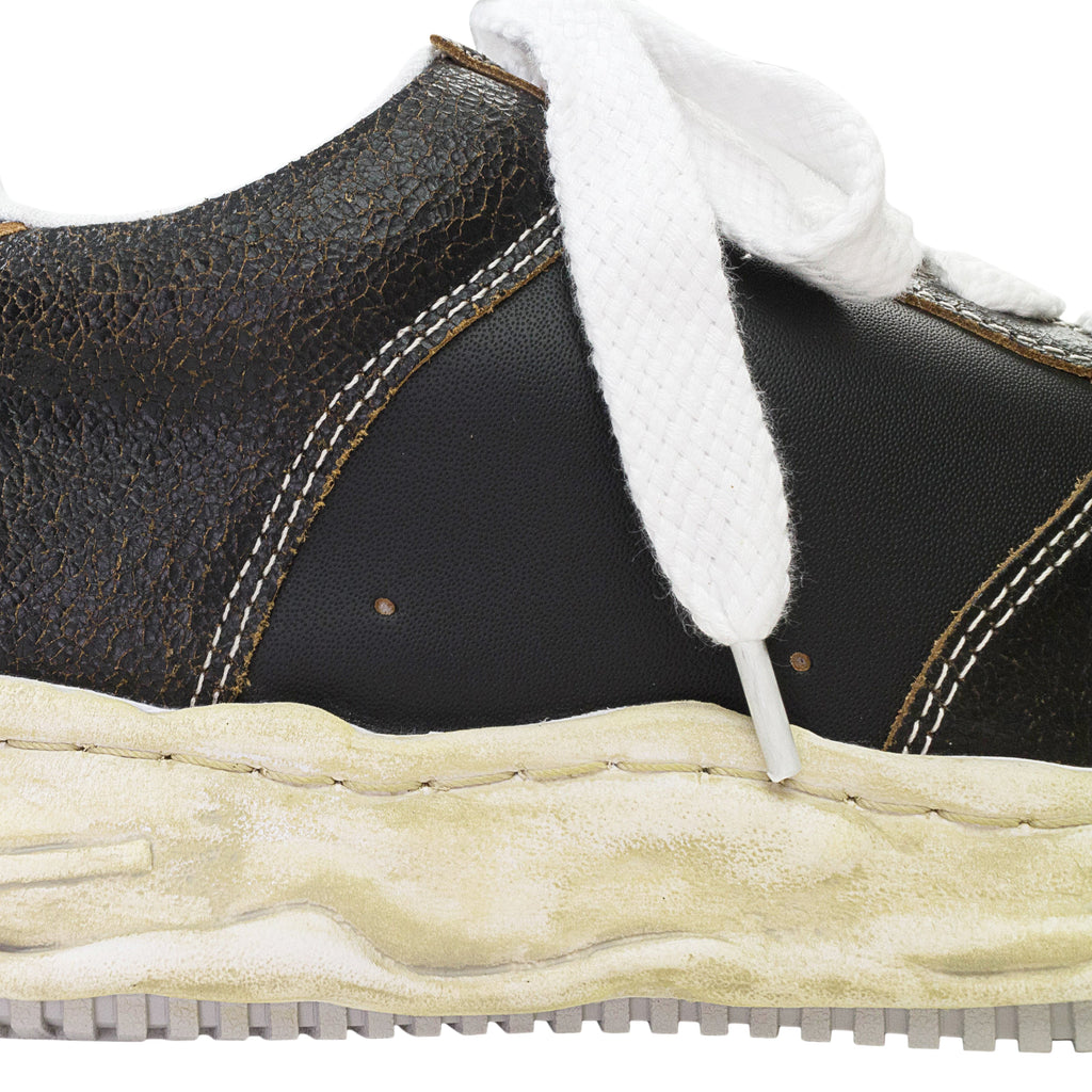 WAYNE LOW CRACKING BLACK LOW-TOP SNEAKER