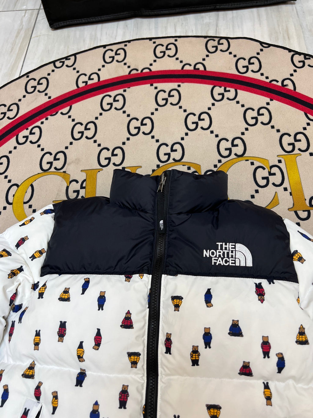The North Face White & Black Bear-Print Puffer Jacket