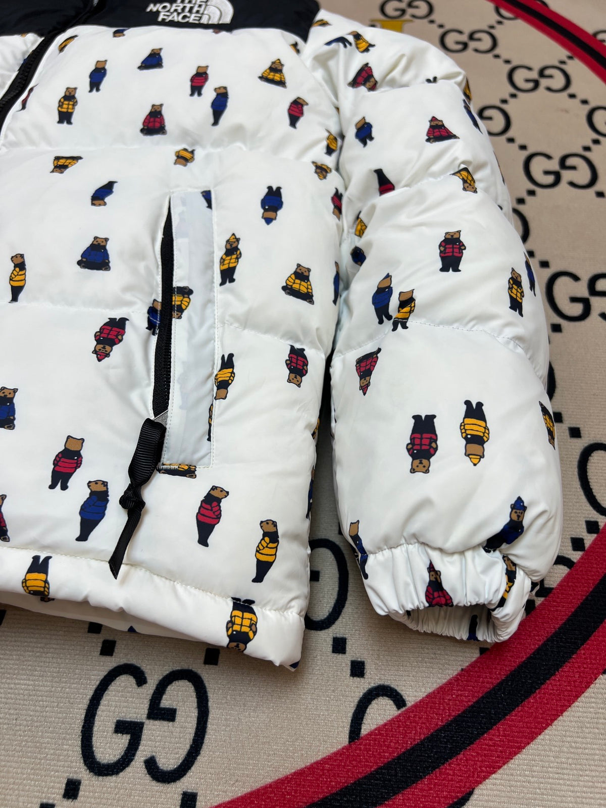 The North Face White & Black Bear-Print Puffer Jacket