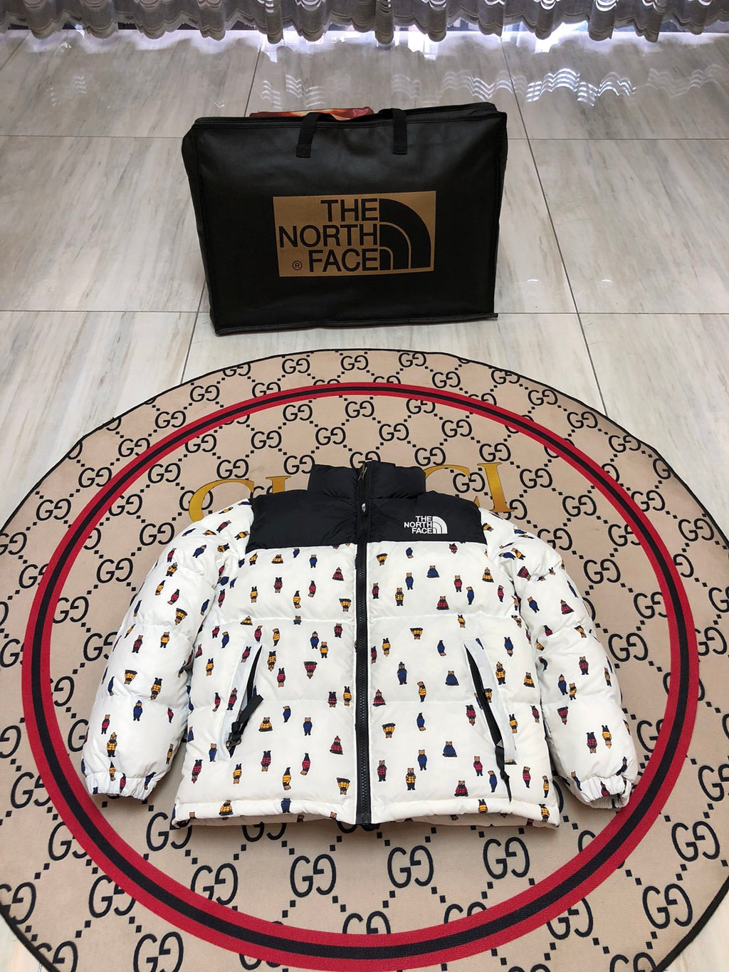 The North Face White & Black Bear-Print Puffer Jacket
