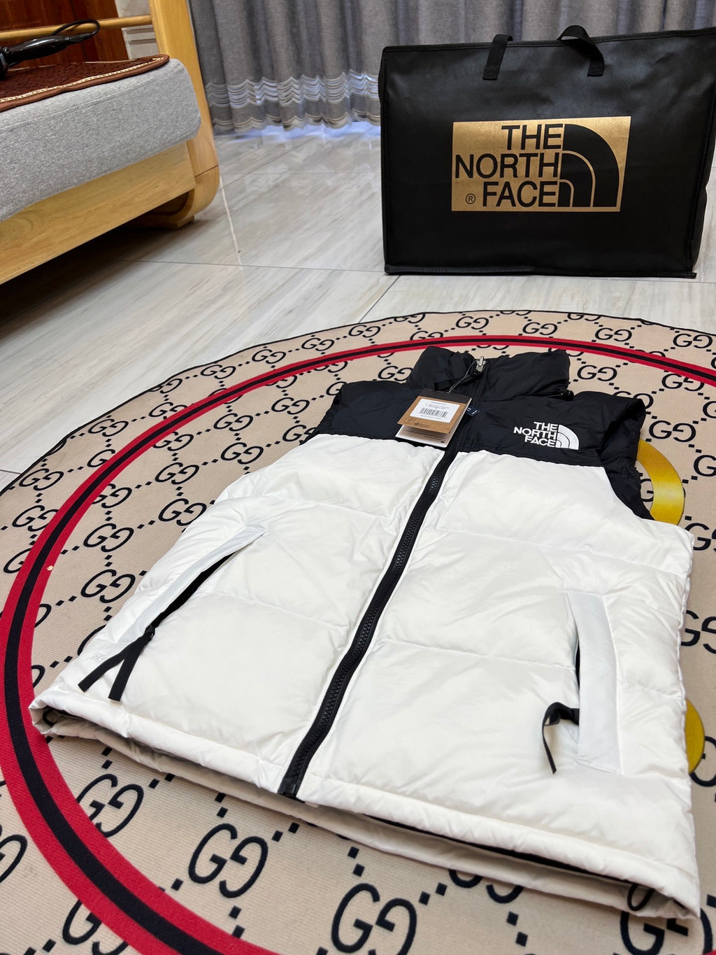 The North Face White & Black Colorblock Puffer Vest