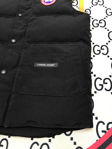 Canada Goose Black Logo-Patch Quilted Puffer Vest