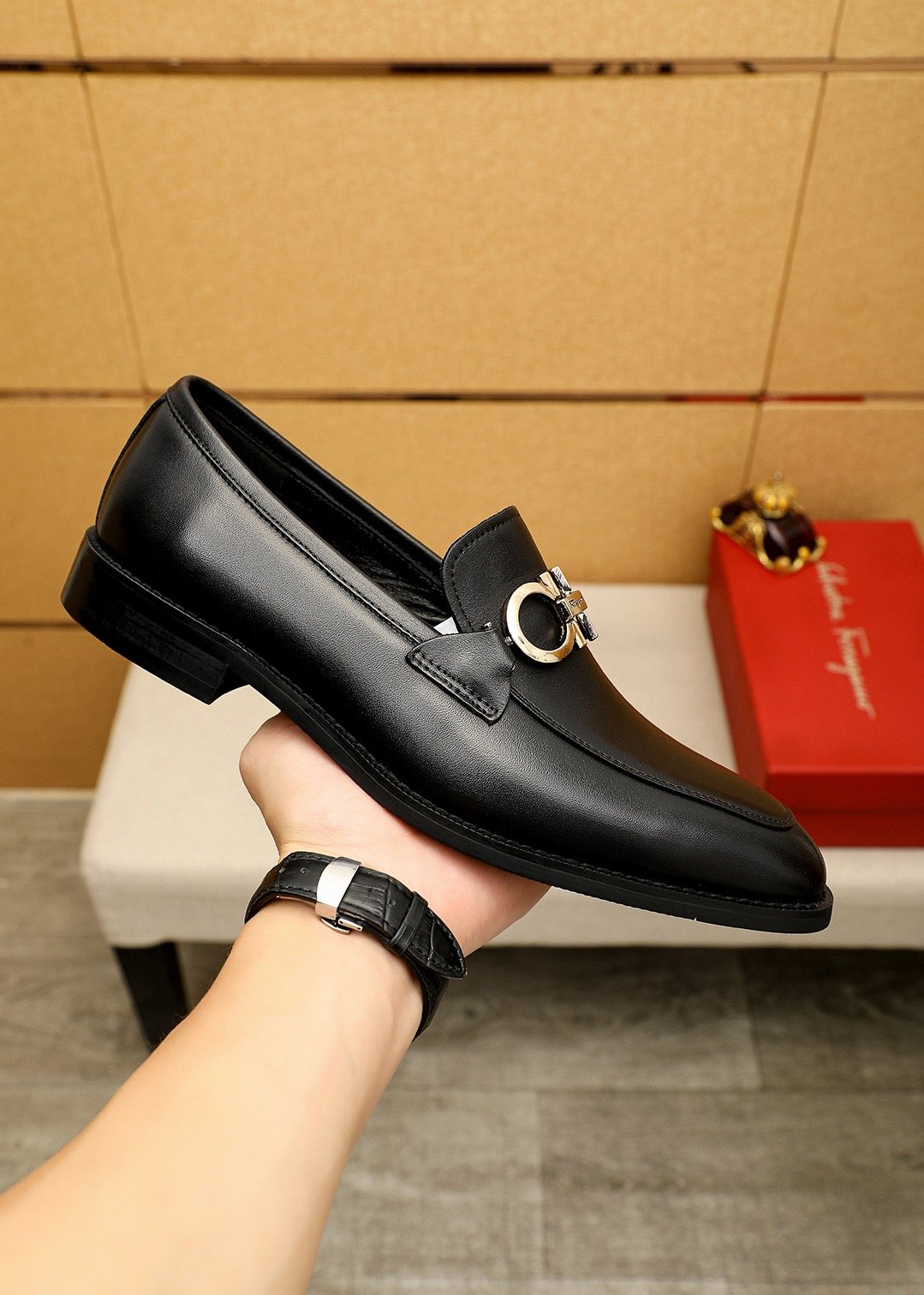 Ferragamo Men's Black Hardware Loafers - Rounded Toe