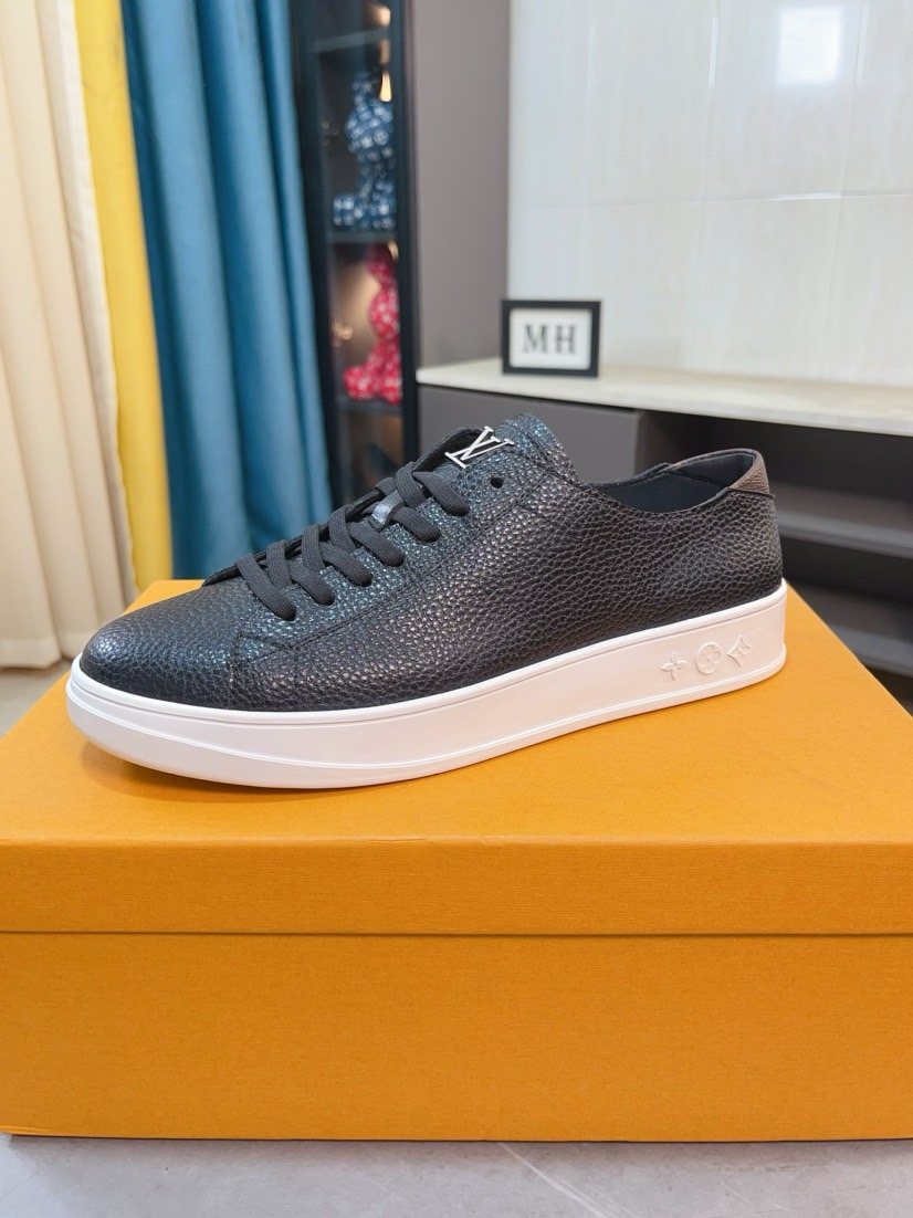 Louis Vuitton Textured Low-Top Sneakers