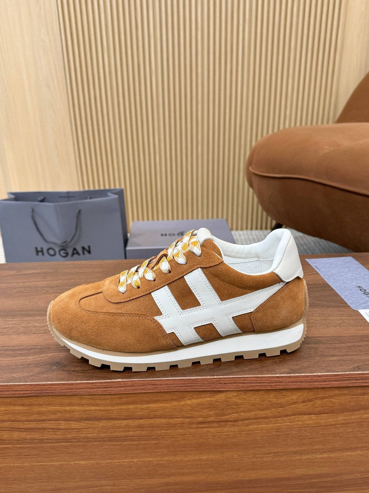 Hogan Leather Low-Top Sneakers