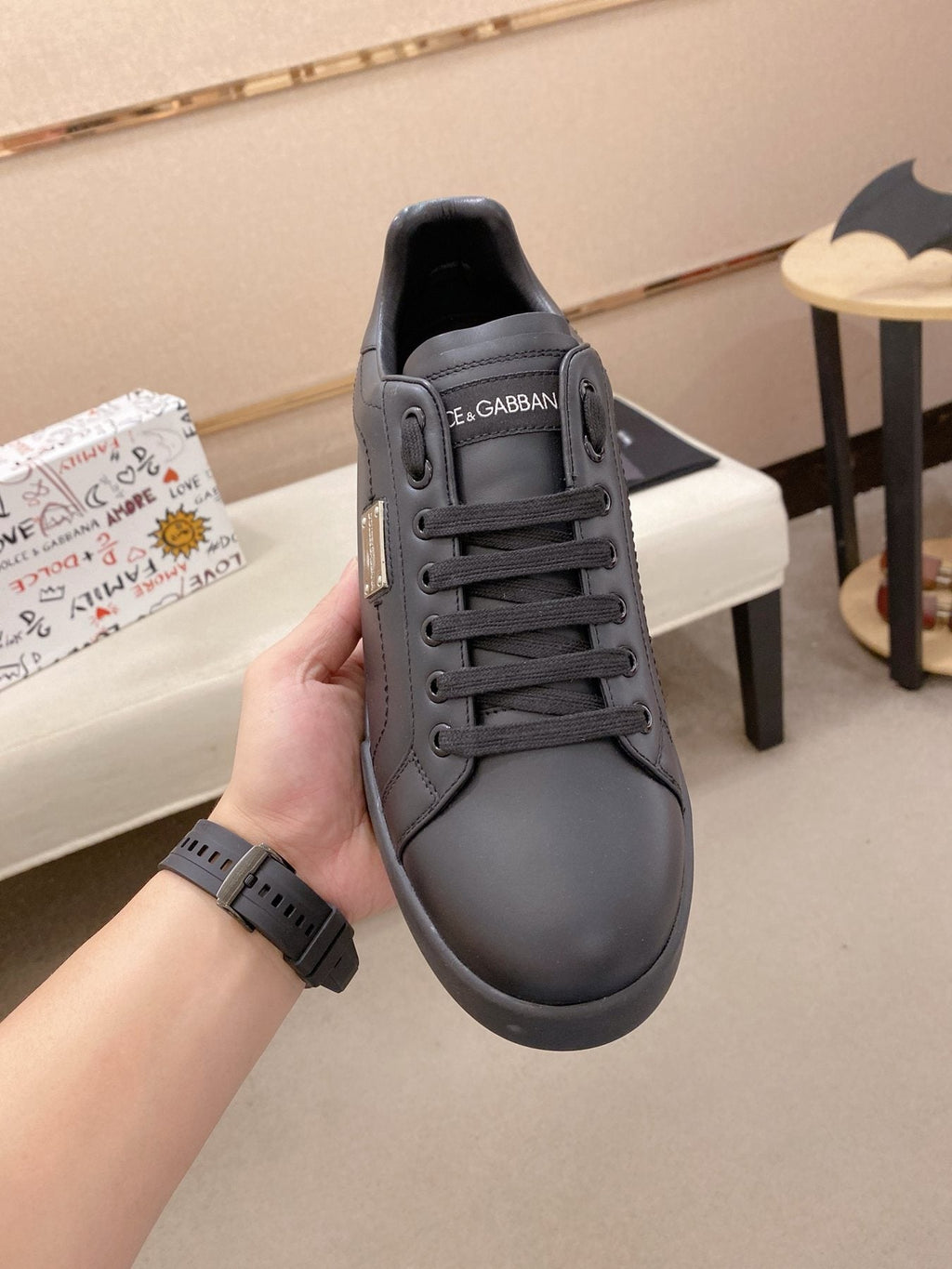 Dolce & Gabbana Low-Top Lace-Up Sneakers - Smooth Upper